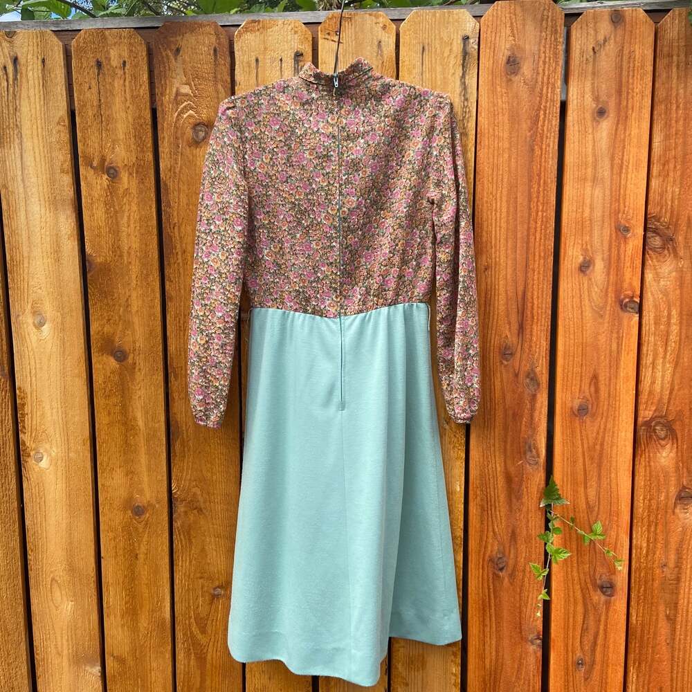 Vintage Leslie Fay 1970’s Floral Dress - Picture 6 of 12